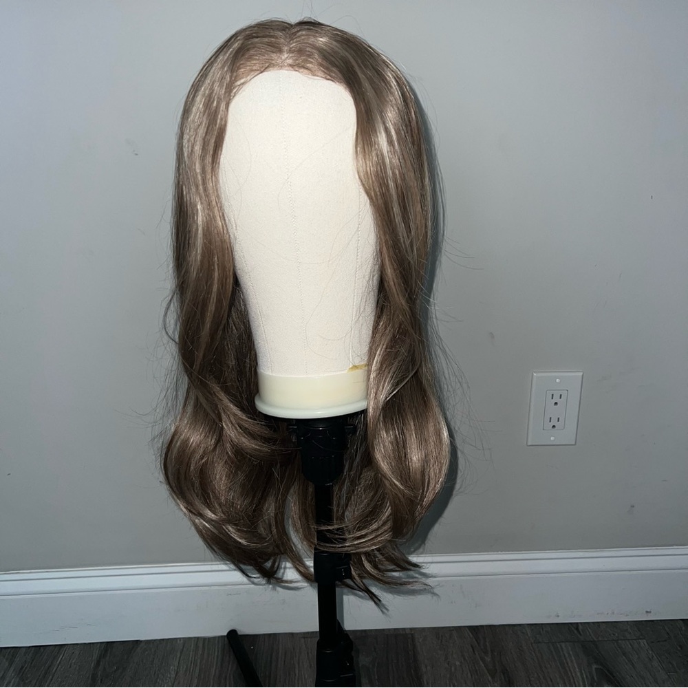 21 Inches long Brown/Blonde Highlights Wig - Picture 8 of 16